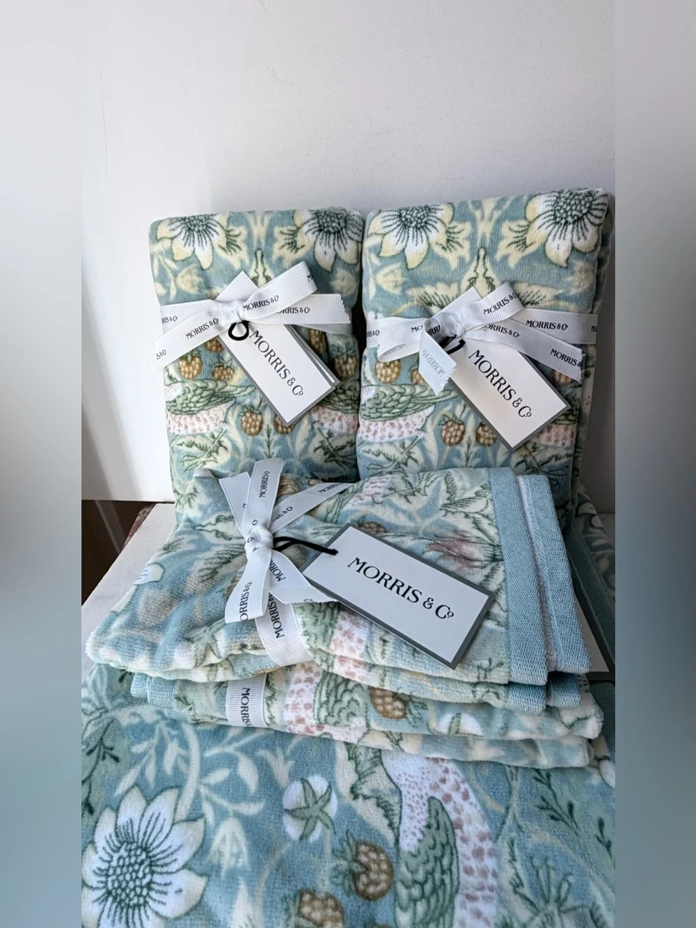 10 pieces Blue Floral birds towels set 2 bath towel,4 hand towel,4 finger tips